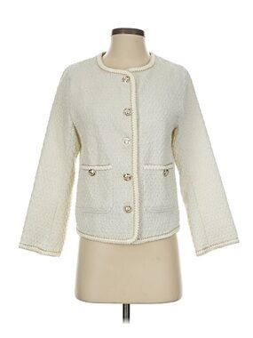 Elegant Cream Bouclé Jacket with Silver Buttons